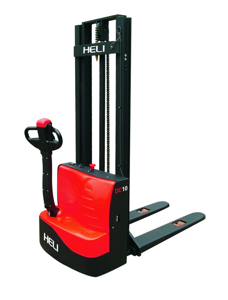 Xe nâng điện dắt lái 1 tấn